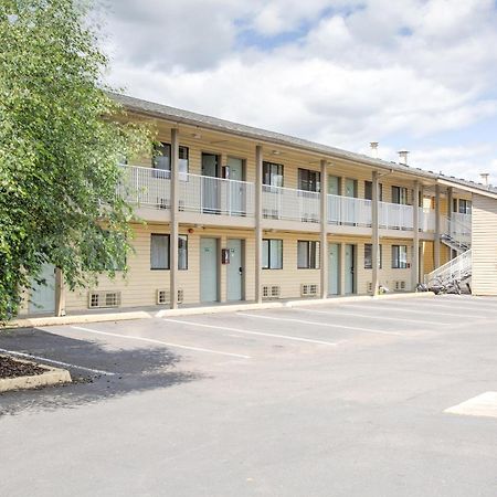Oyo Woodland Hotel And Suites Eksteriør billede