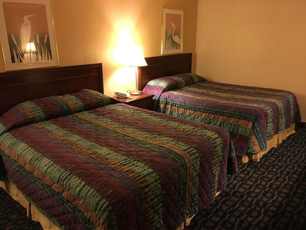 Oyo Woodland Hotel And Suites Eksteriør billede